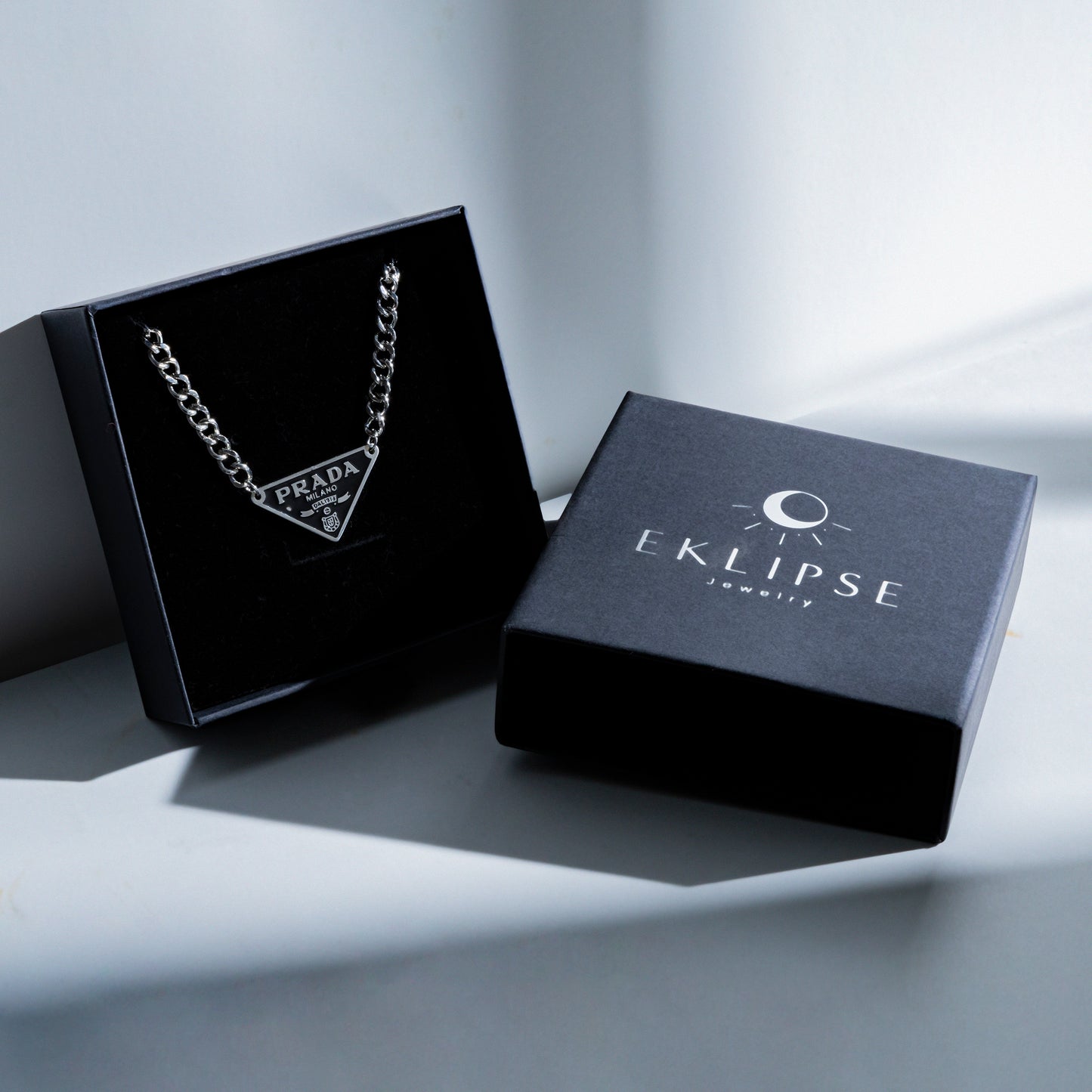 Collar Edición Limitada Marca de Lujo