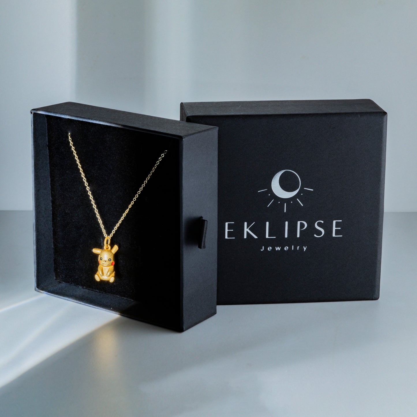Eklipse ® Collar de Pikachu Oro Edición Limitada Hecho a Mano