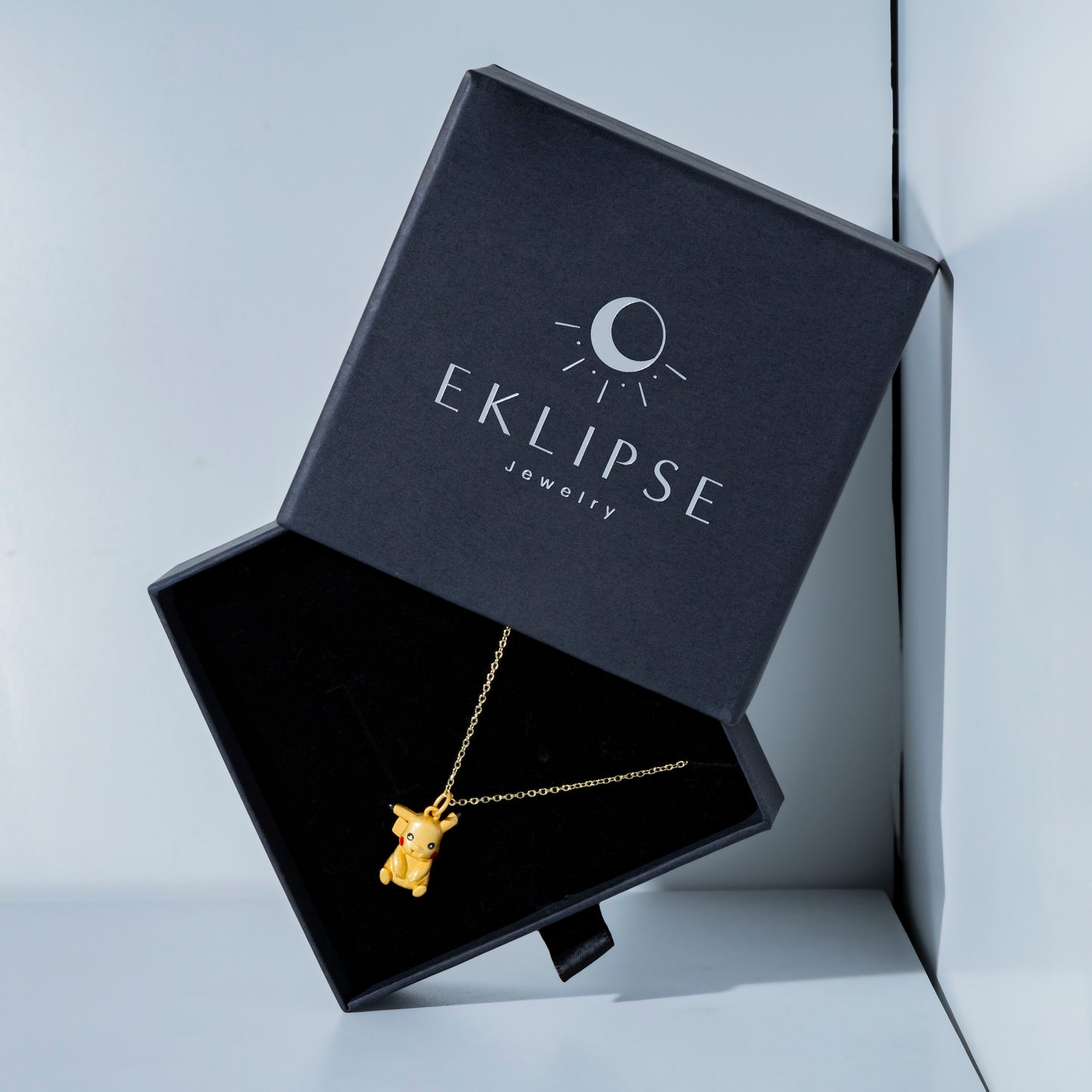 Eklipse ® Collar de Pikachu Oro Edición Limitada Hecho a Mano