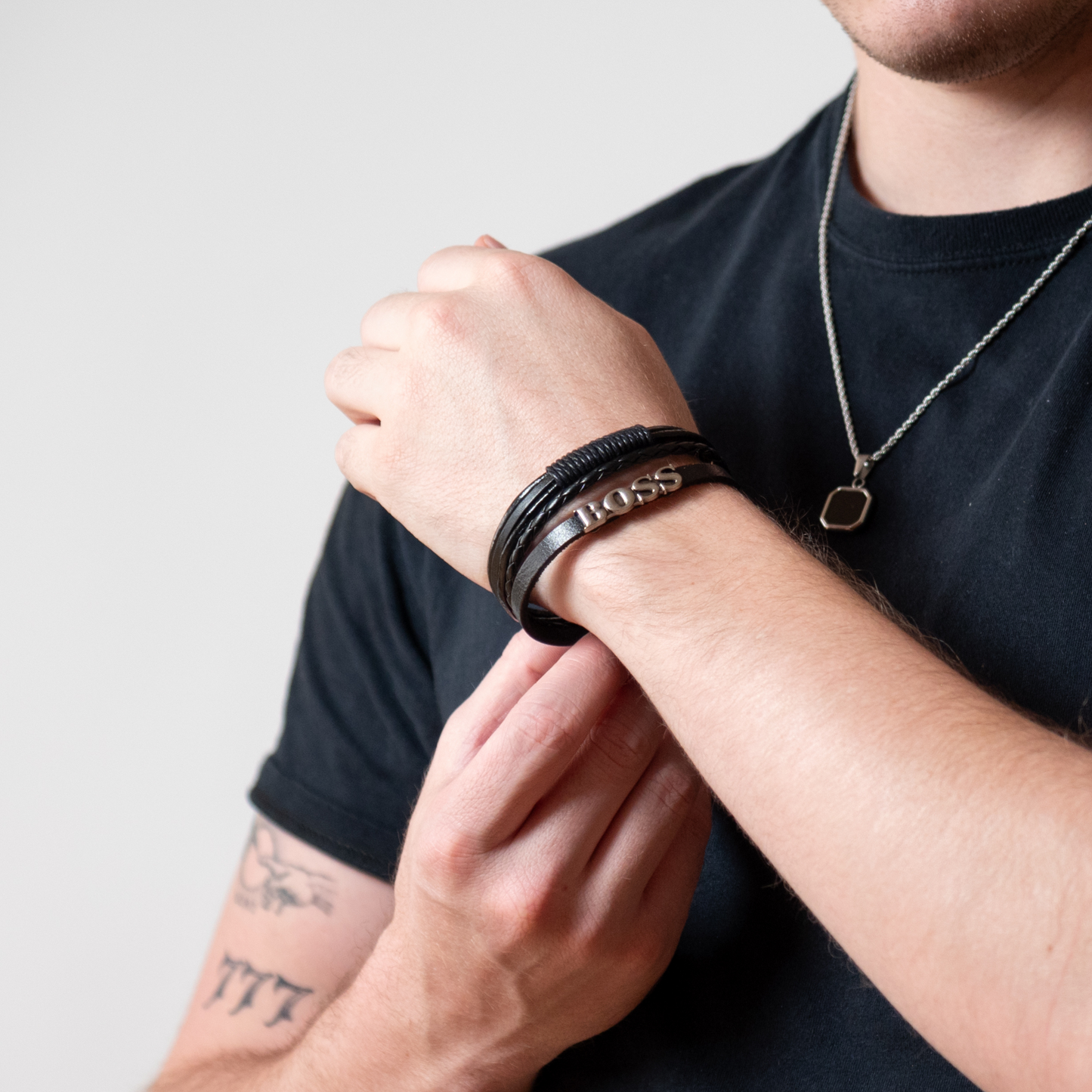 Pulsera de Lujo: Cuero Italiano Auténtico
