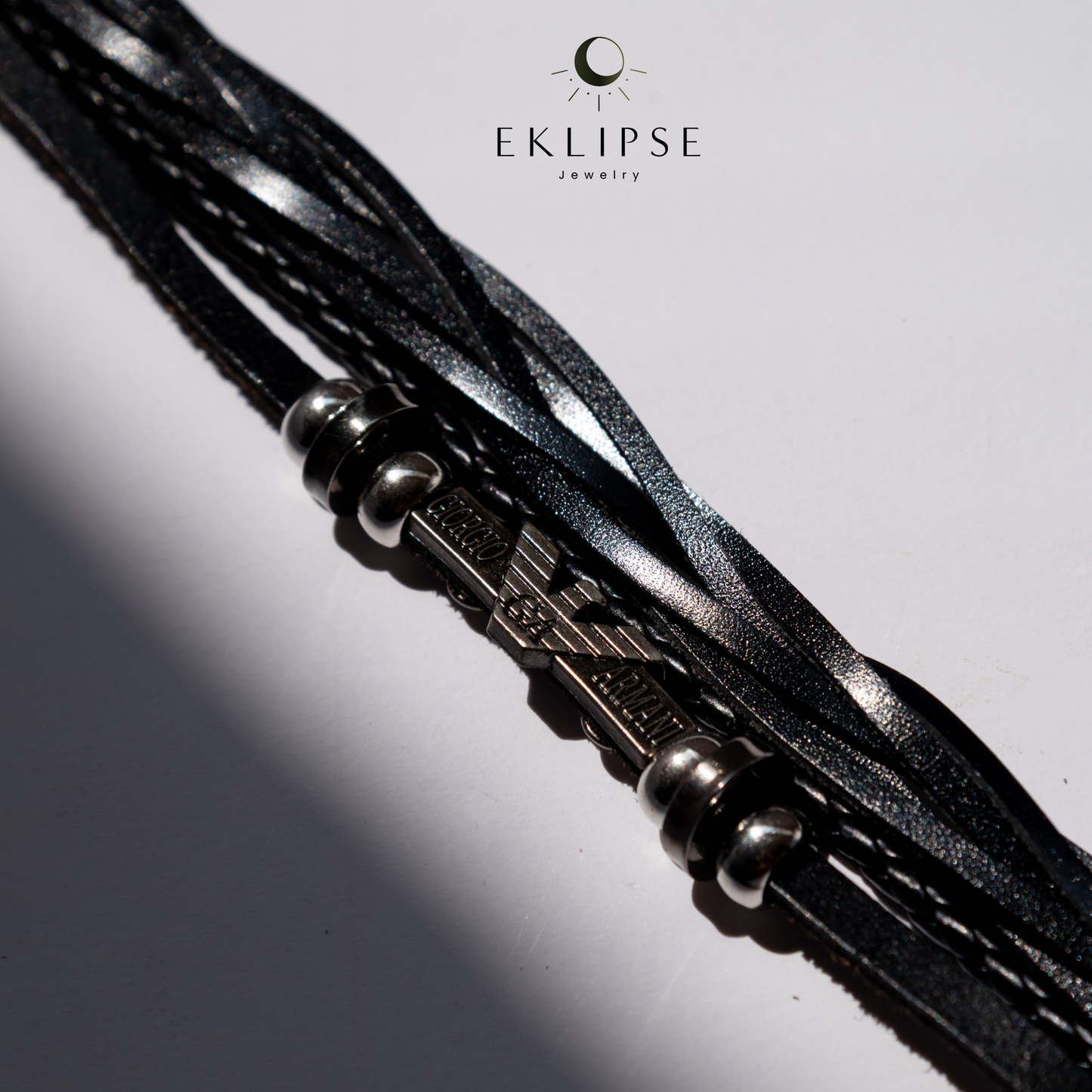 Pulsera de Lujo: Cuero Italiano Auténtico