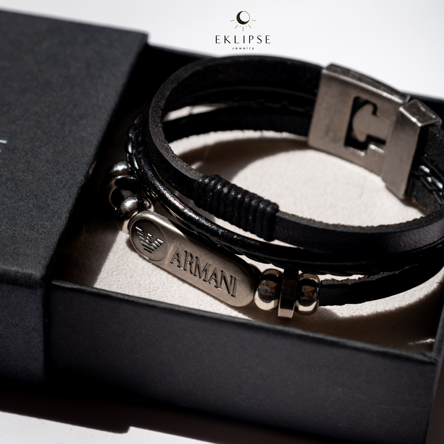 Pulsera de Lujo: Cuero Italiano Auténtico