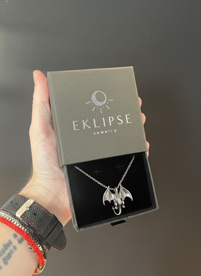 Collar Charizard Acero (Edición Limitada)